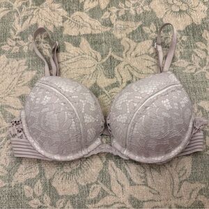Victoria's Secret White Lace Bombshell Bra in 32A